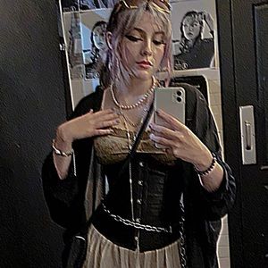 Meet your Posher, Maia